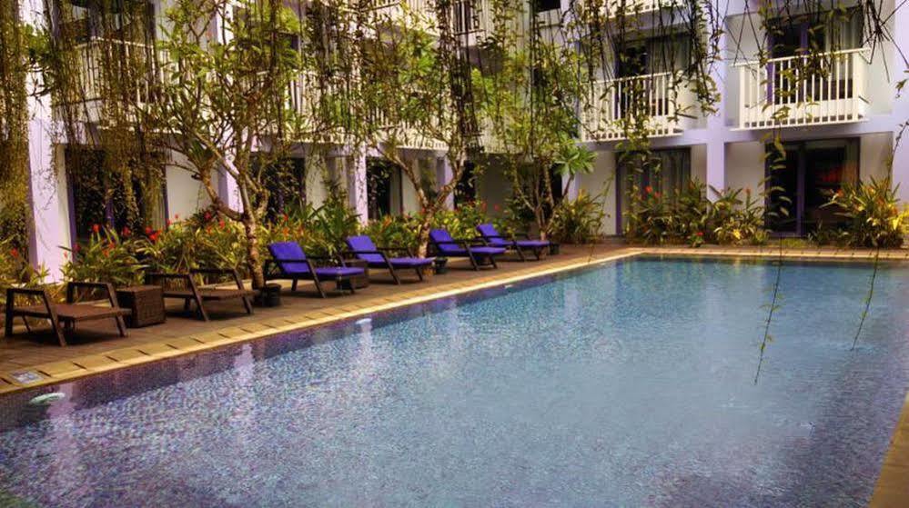 Legian Conjioo Hotel Kuta Managed By Mhm מראה חיצוני תמונה